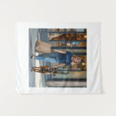 Vrouw met donkerblauw T-shirt met ronde hals Wandkleed (Voorkant (horizontaal))