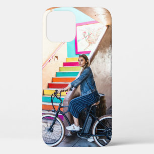 Vrouw met een blauwe denim-jas en een korte pit Case-Mate iPhone case