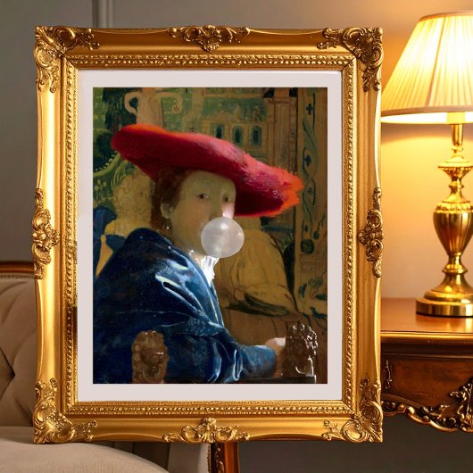 Vrouw met een rood pet dat een bubbelgom blaast perfect poster