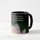 Vrouw met een stem mok (Voorkant rechts)