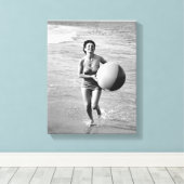 Vrouw met een strand canvas afdruk (Insitu (Houten vloer))