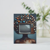 Vrouw Met een TV Op Haar Hoofd Natuurlijk Zwart Ha Briefkaart (Staand voorkant)
