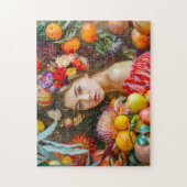 Vrouw met gemengd fruit en bloemendecoratie legpuzzel (Verticaal)