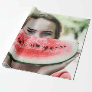 Vrouw met gesneden watermeloen cadeaupapier