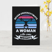 Vrouw met gewichten Grappig cadeau voor moeder en Kaart (Gele Bloem)