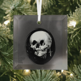 Vrouw Met Halloween Schedelreflectie In Spiegel Glas Ornament