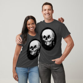 Vrouw Met Halloween Schedelreflectie In Spiegel T-shirt