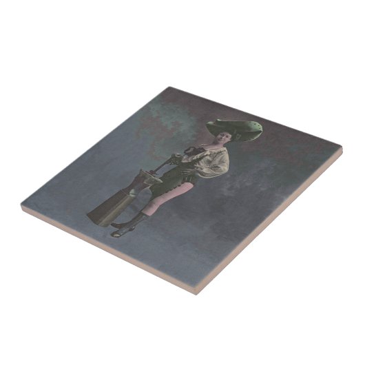 vrouw met hamer en aambeeld tegeltje (Zijkant)