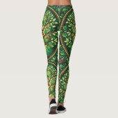 Vrouw met levendige leggings met een ingewikkeld (Achterkant)
