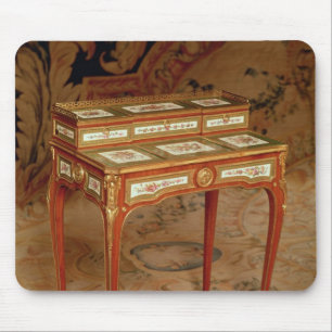 Vrouw met panelen van het porselein van Sevres Muismat