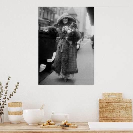 Vrouw met Pekingese, begin jaren 1900 Poster (Keuken)