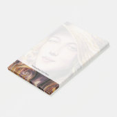 Vrouw met pet post-it® notes (Schuin)