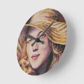 Vrouw met pet ronde klok (Hoek)