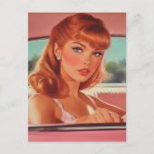 Vrouw met rood haar in roze auto briefkaart (Voorkant)
