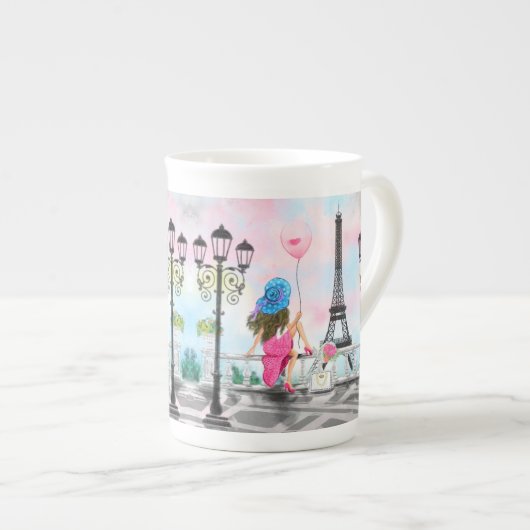 Vrouw met Roze Ballon in Parijs Mok Eiffeltoren (Voorkant rechts)