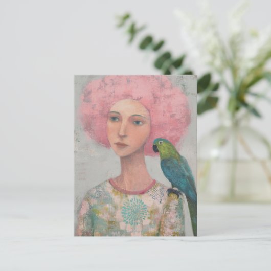 Vrouw met roze haar en een vogel briefkaart (Staand voorkant)