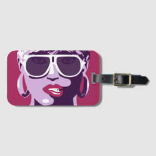 vrouw met roze lippenstift bagagelabel