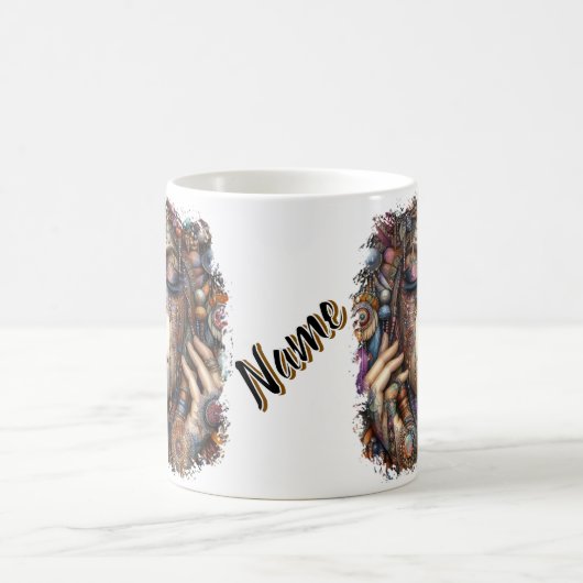 Vrouw met uitgebreide tribal-geïnspireerde versier koffiemok (Center)