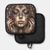 Vrouw met uitgebreide tribal-geïnspireerde versier pannenlap (Voorkant / Achterkant)