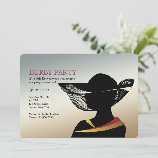 Vrouw met uitnodiging tot het indienen van Petten  (Staand voorkant)