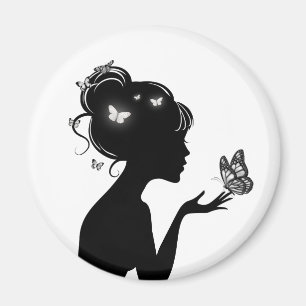 Vrouw met witte vlinders liefkozen magneet