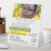 Vrouw Model, Opticien, Technical Practitioner Reclamebord Met Voetstuk (Insitu)