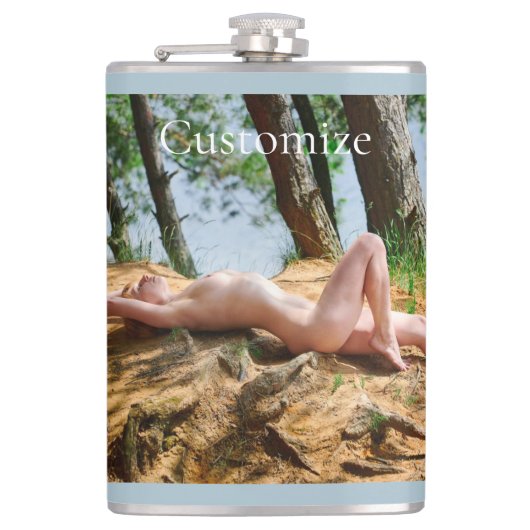 Vrouw Model Zonnebaden Thunder_Cove Heupfles (Voorkant)