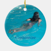 Vrouw model zwemmen Thunder_Cove Keramisch Ornament (Achterkant)