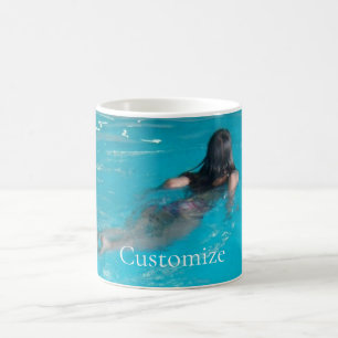 Vrouw model zwemmen Thunder_Cove Koffiemok