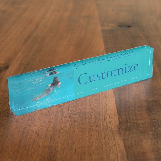 Vrouw model zwemmen Thunder_Cove Naambordje (Zijkant)