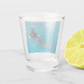 Vrouw model zwemmen Thunder_Cove Shot Glas (Achterkant)