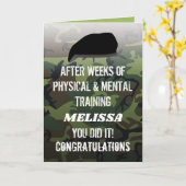 Vrouw- of mannencampagne met voorbijgaande Kaart (Gele Bloem)