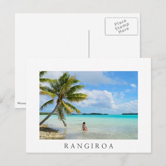 Vrouw onder een palmboom briefkaart Rangiroa (Voorkant / Achterkant)