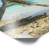 Vrouw onder een palmboom in de Stille Oceaan fotop Foto Afdruk (Hoek)