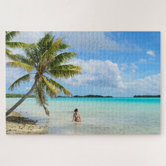 Vrouw onder een palmboom in de Stille Oceaan Legpuzzel (Horizontaal)