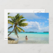 Vrouw onder een palmboom in het briefkaart van de  (Voorkant / Achterkant)