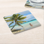 Vrouw onder een palmboom in het onderzetter van de (Schuin)