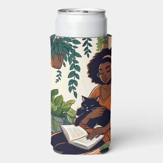 Vrouw Ontspannen met haar kat, boek en planten Seltzer Blikjeskoeler (Seltzer Achterkant)