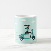 Vrouw op een scooter koffiemok (Center)