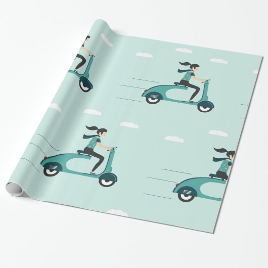 Vrouw op een scooterwrapppapier cadeaupapier (Uitgerold)