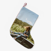 Vrouw op het dak van een witte sedan kleine kerstsok (Voorkant (Hangend))