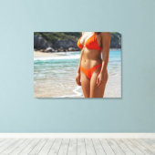 Vrouw op het strand canvas afdruk (Insitu (Houten vloer))