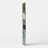 Vrouw op waterlichaam tussen bruine boten Case-Mate iPhone case (Achterkant / Rechts)