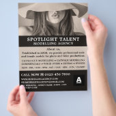Vrouw Pet Model, modellenbureau, modelagent Flyer (Hand)