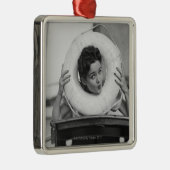 Vrouw Posing 3 Metalen Ornament (Rechts)