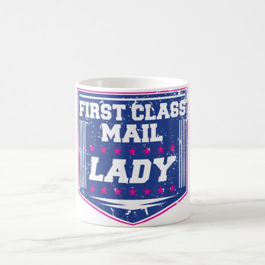 Vrouw Postal Worker First Class Mail Lady Stamp Koffiemok (Center)