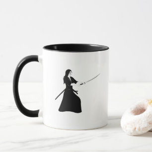 Vrouw Samurai Warrior met zwaard Mok