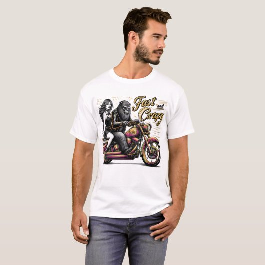 Vrouw Sasquatch Yeti bigfoot op Motorcycle T-shirt (Voorkant volledig)