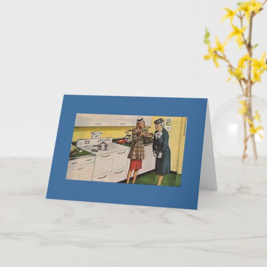  Vrouw Shows Casserole aan Ouder Kaart (Gele Bloem)