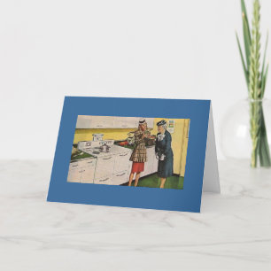 Vrouw Shows Casserole aan Ouder Kaart